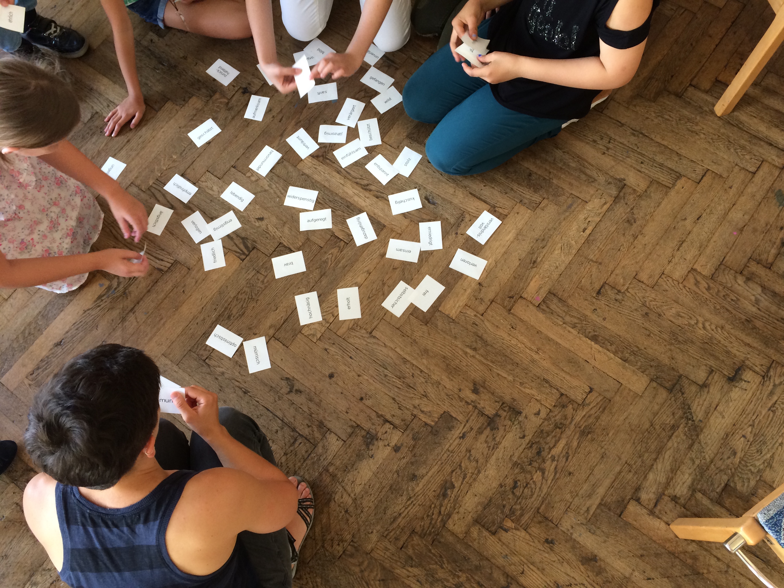Workshop - Wörterkärtchen am Boden